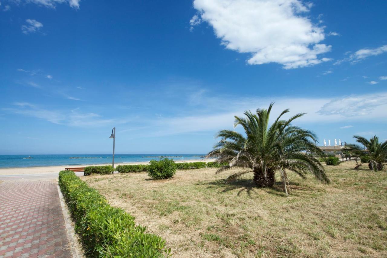 Mazzarosa Residence Roseto Degli Abruzzi Εξωτερικό φωτογραφία