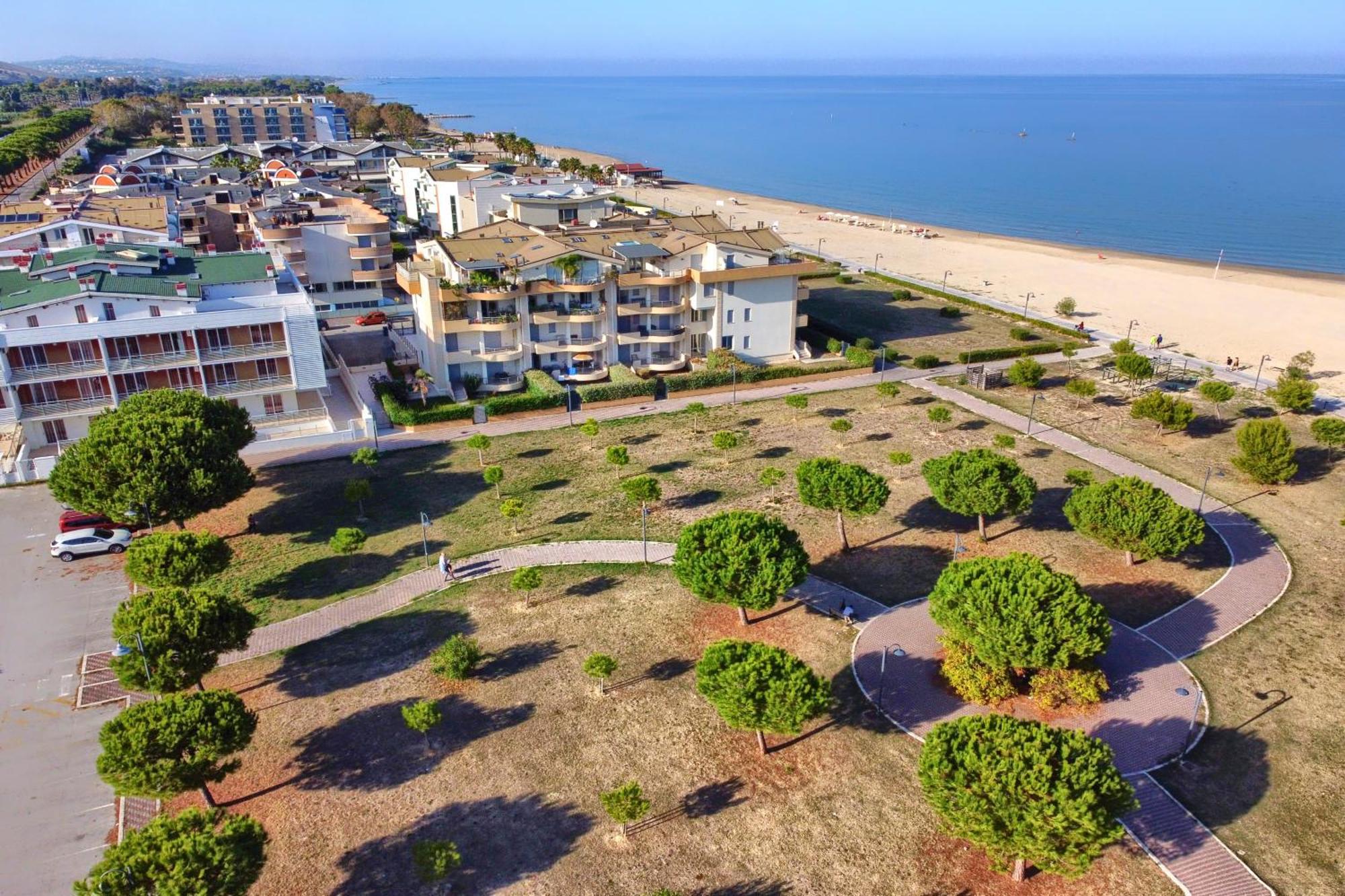 Mazzarosa Residence Roseto Degli Abruzzi Εξωτερικό φωτογραφία